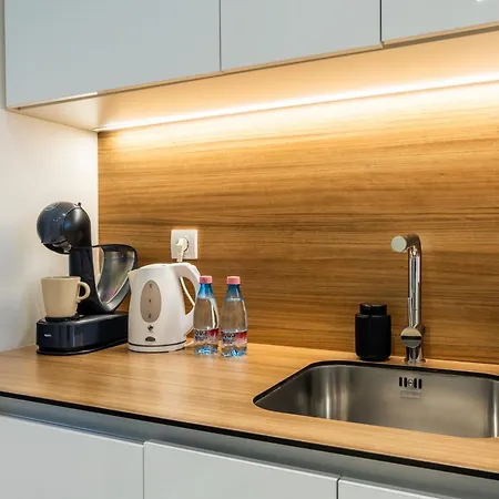 Bw Lux River View Apartment