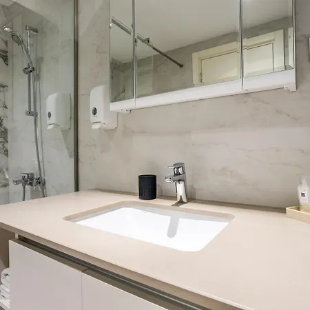 Bw Lux River View Belgrade